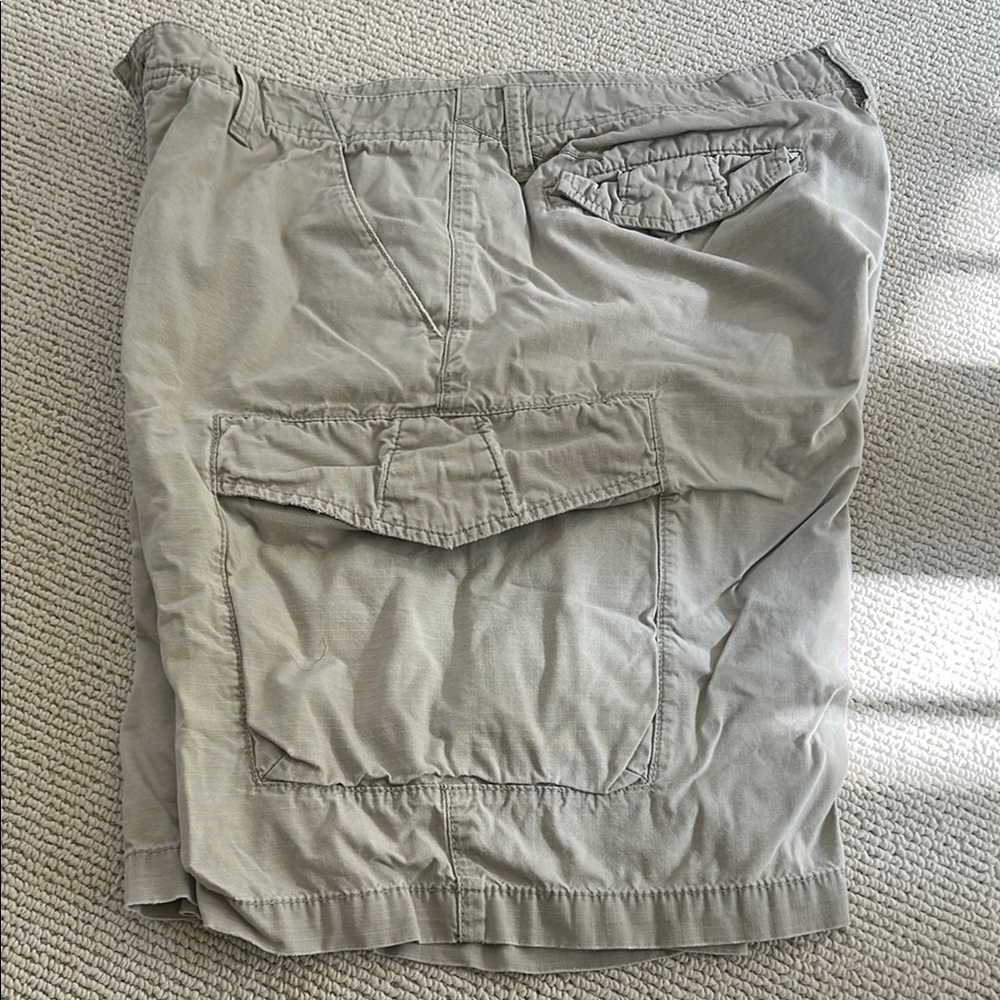 Banana Republic Beige/Tan Cargo Shorts Lightweight Comfort🌿